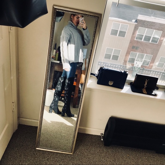 Oversized chunky turtleneck sweater - Picture 2 of 4